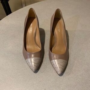 Nine West Taupe Croc Print Leather Pumps sz 8.5 M